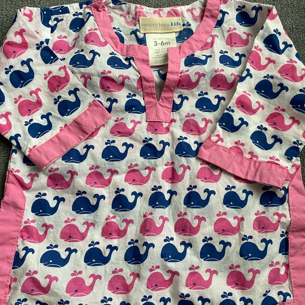 Pottery Barn kids

Swim cover up tunic

Size 3-6 months